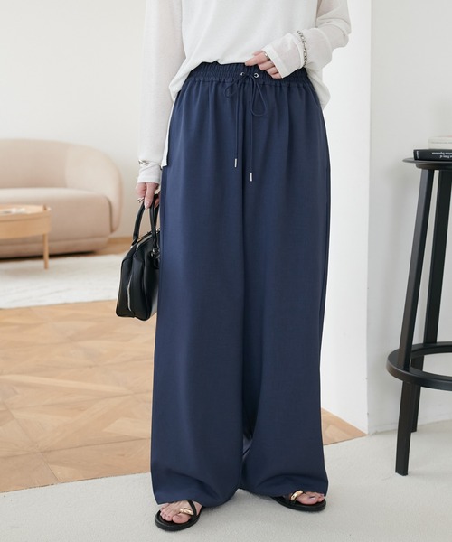 DISCOAT（ディスコート）の「《新色追加/7サイズ展開》とろみイージーパンツ【ユニセックス】（その他パンツ・レディース・グレー/アイボリー/ブラック/ブラウン/ライトベージュ/ベージュ/ライム/ベージュ系その他/ダークグレー/ダークブラウン/ブラック系その他/ブラウン系その他/ネイビー/ライトグレー/キャメル/ベージュ系その他2/インディゴブルー/モカ/グレイッシュベージュ/グレー系その他/レモンイエロー/チャコールグレー/ピンク・SMALL/MEDIUM/LARGE/X-LARGE/SP/MT/PM/SHORT/M）」の20枚目の写真