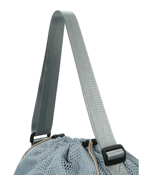 Green　Parks（グリーンパークス）の「・Cu-shut　メッシュドローストリングショルダー（ショルダーバッグ・レディース・アイボリー/ブラック/グレー・FREE）」の10枚目の写真