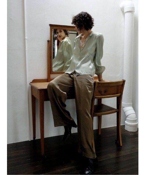 Katrin TOKYO(カトリーントーキョー)の「satin wide slacks(スラックス・レディース・アイボリー/オリーブ/ブルー系その他/ラベンダー・S/M/L/XS)」の5枚目の写真