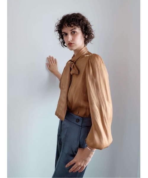 Katrin TOKYO(カトリーントーキョー)の「satin wide slacks(スラックス・レディース・アイボリー/オリーブ/ブルー系その他/ラベンダー・S/M/L/XS)」の16枚目の写真