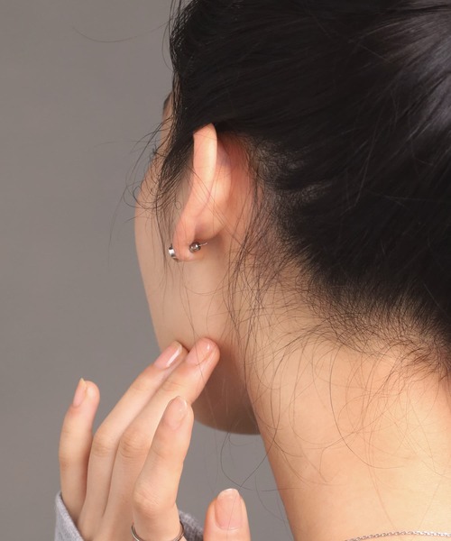 LHME(エルエイチエムイー)の「【WEB限定】“Moment”ハートピアス/ブラック/サージカルステンレス(金属アレルギー対応)【LHME / エルエイチエムイー】(ピアス(両耳用)・レディース・シルバー/ゴールド・ONE SIZE)」の9枚目の写真