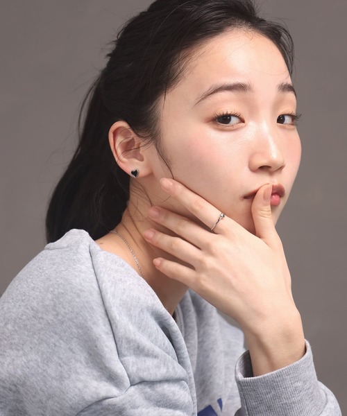 LHME(エルエイチエムイー)の「【WEB限定】“Moment”ハートピアス/ブラック/サージカルステンレス(金属アレルギー対応)【LHME / エルエイチエムイー】(ピアス(両耳用)・レディース・シルバー/ゴールド・ONE SIZE)」の10枚目の写真