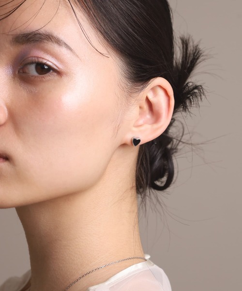 LHME(エルエイチエムイー)の「【WEB限定】“Moment”ハートピアス/ブラック/サージカルステンレス(金属アレルギー対応)【LHME / エルエイチエムイー】(ピアス(両耳用)・レディース・シルバー/ゴールド・ONE SIZE)」の14枚目の写真