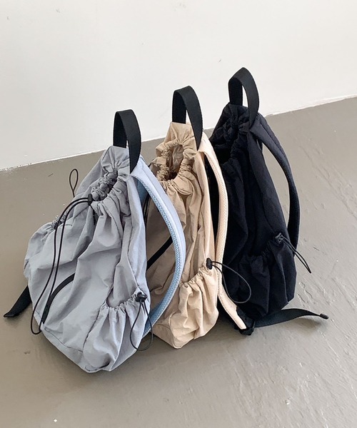 LYEON（リヨン）の「巾着リュック/ナイロンナップサック/バックパック（バックパック/リュック・レディース・ブルー/ベージュ/ブラック・FREE）」の4枚目の写真