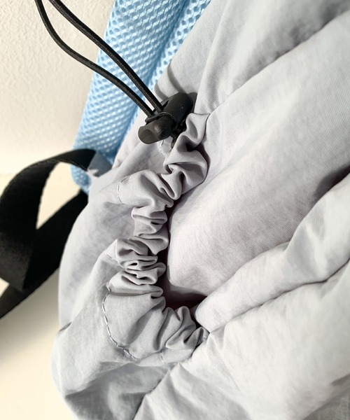 LYEON（リヨン）の「巾着リュック/ナイロンナップサック/バックパック（バックパック/リュック・レディース・ブルー/ベージュ/ブラック・FREE）」の7枚目の写真