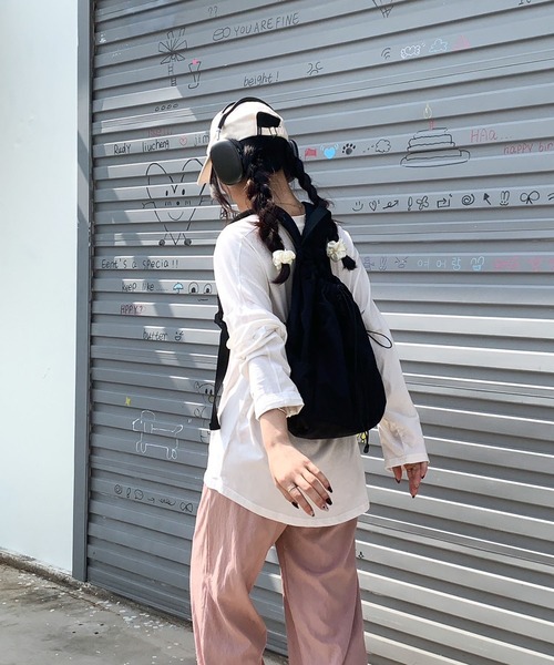 LYEON（リヨン）の「巾着リュック/ナイロンナップサック/バックパック（バックパック/リュック・レディース・ブルー/ベージュ/ブラック・FREE）」の8枚目の写真