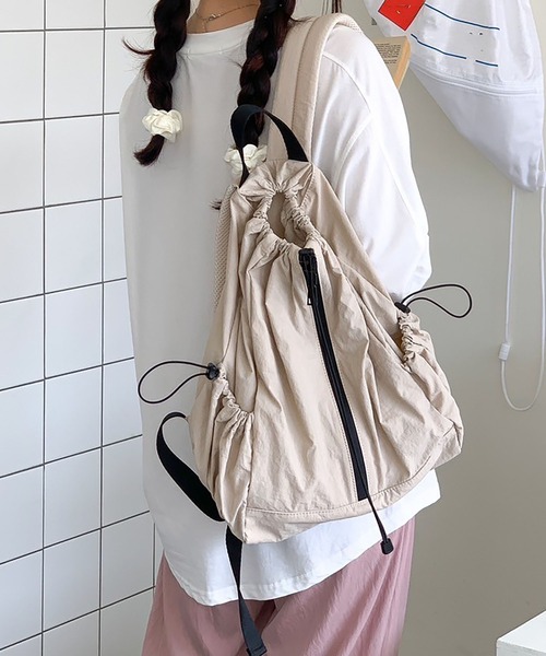 LYEON（リヨン）の「巾着リュック/ナイロンナップサック/バックパック（バックパック/リュック・レディース・ブルー/ベージュ/ブラック・FREE）」の13枚目の写真