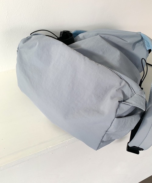 LYEON（リヨン）の「巾着リュック/ナイロンナップサック/バックパック（バックパック/リュック・レディース・ブルー/ベージュ/ブラック・FREE）」の6枚目の写真