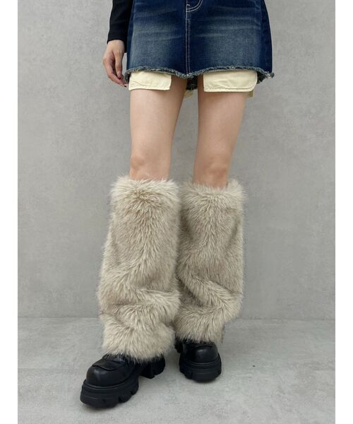 EVRIS（エヴリス）の「フェイクファーレッグウォーマー（レッグウォーマー・レディース・ベージュ/ブラウン・FREE）」の6枚目の写真