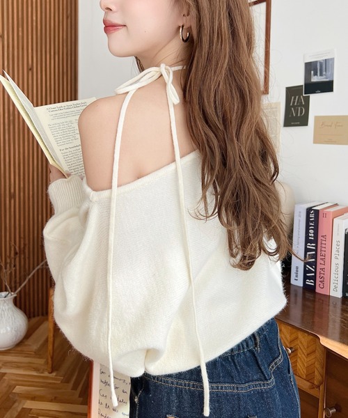 moment+（モーメントプラス）の「ストラップチョーカーネックリボンアシメワンショルダーニットプルオーバー（ニット/セーター・レディース・アイボリー/ブルー/ブラック/チャコールグレー/グレイッシュベージュ/ブラウン/ボルドー・L/M）」の11枚目の写真