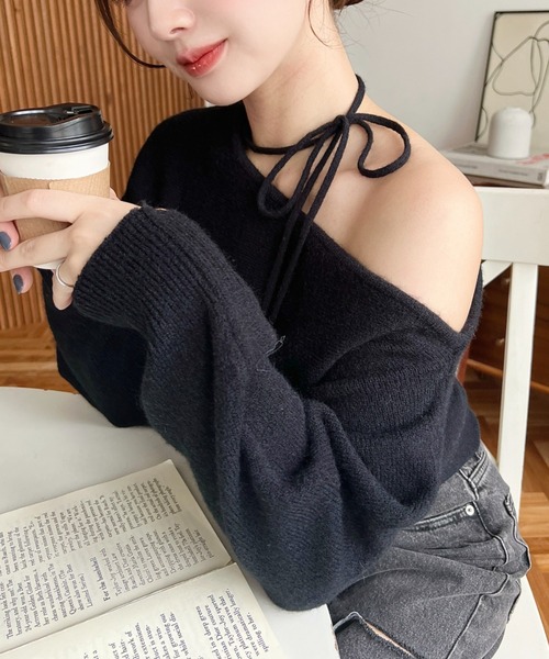 moment+（モーメントプラス）の「ストラップチョーカーネックリボンアシメワンショルダーニットプルオーバー（ニット/セーター・レディース・アイボリー/ブルー/ブラック/チャコールグレー/グレイッシュベージュ/ブラウン/ボルドー・L/M）」の15枚目の写真