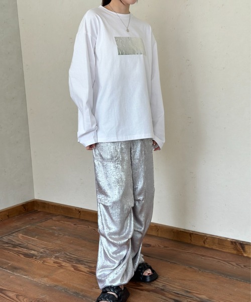 Per sist ence（パーシエンス）の「オーバーサイズ箔プリントロンT（Tシャツ/カットソー・レディース・チャコールグレー/ホワイト系1/ホワイト系2・FREE）」の13枚目の写真