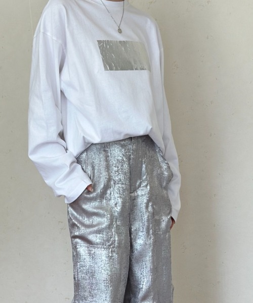 Per sist ence（パーシエンス）の「オーバーサイズ箔プリントロンT（Tシャツ/カットソー・レディース・チャコールグレー/ホワイト系1/ホワイト系2・FREE）」の14枚目の写真