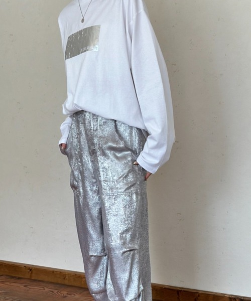 Per sist ence（パーシエンス）の「オーバーサイズ箔プリントロンT（Tシャツ/カットソー・レディース・チャコールグレー/ホワイト系1/ホワイト系2・FREE）」の16枚目の写真