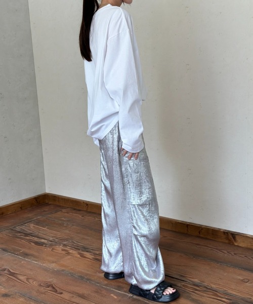 Per sist ence（パーシエンス）の「オーバーサイズ箔プリントロンT（Tシャツ/カットソー・レディース・チャコールグレー/ホワイト系1/ホワイト系2・FREE）」の18枚目の写真