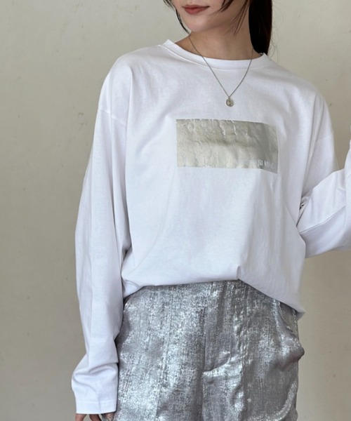 Per sist ence（パーシエンス）の「オーバーサイズ箔プリントロンT（Tシャツ/カットソー・レディース・チャコールグレー/ホワイト系1/ホワイト系2・FREE）」の21枚目の写真