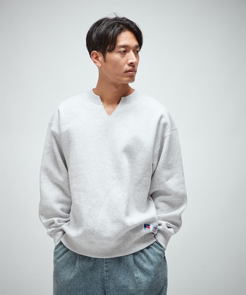 RUSSELL（ラッセル）の「【RUSSELL ATHLETIC】別注 カットオフクルーネックスウェット（スウェット・メンズ・ネイビー/ホワイト×ホワイト/ライトグレー・LARGE/MEDIUM）」の9枚目の写真