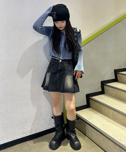 SPINNS（スピンズ）の「Wジップ長袖オフショルニット / ピグメント加工（ニット/セーター・レディース・ブルー/ブラック/カーキ・ONESIZE）」の21枚目の写真