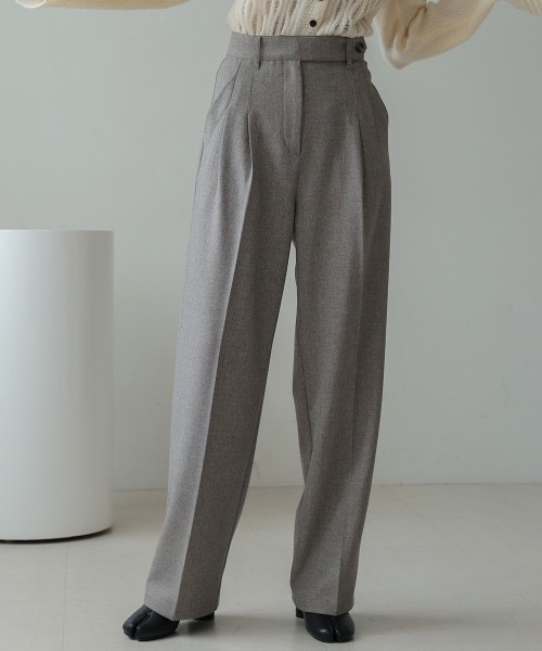 Bab(バブ)の「【S・M・Lサイズ展開有り】センタープレスツータックスラックス(スラックス・レディース・アイボリー/チャコールグレー/グリーン/レッド・L/M/S)」の3枚目の写真