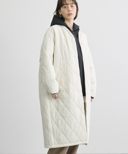 AMERICAN HOLIC（アメリカンホリック）の「軽ポカキルティングロングコート（ノーカラージャケット・レディース・アイボリー/ブラック・M/L）」の16枚目の写真