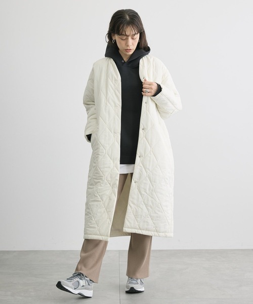AMERICAN HOLIC（アメリカンホリック）の「軽ポカキルティングロングコート（ノーカラージャケット・レディース・アイボリー/ブラック・M/L）」の17枚目の写真