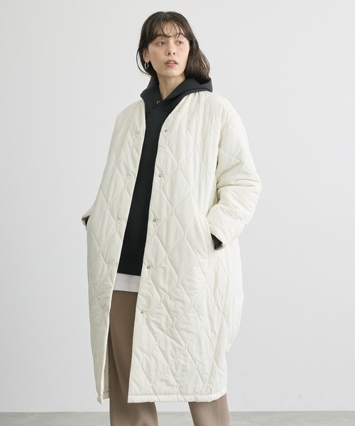 AMERICAN HOLIC（アメリカンホリック）の「軽ポカキルティングロングコート（ノーカラージャケット・レディース・アイボリー/ブラック・M/L）」の8枚目の写真