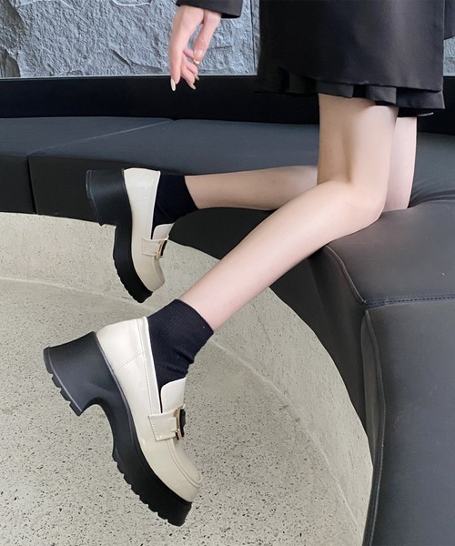 Lace Ladies(レースレディース)の「レザー調 バックル付き 厚底 クラシック ローファー(ローファー・レディース・ブラック/アイボリー・23.5cm/24cm/24.5cm/25cm/22.5cm/23cm)」の6枚目の写真