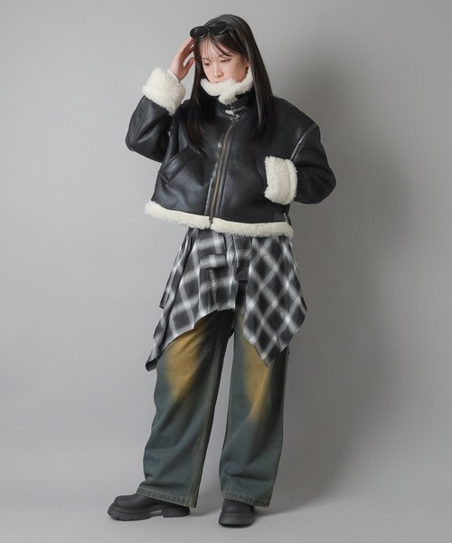 SPINNS（スピンズ）の「裏ボアムートンジャケット（ムートンコート・レディース・ブラウン/ブラック・ONESIZE）」の3枚目の写真