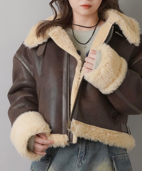 SPINNS（スピンズ）の「裏ボアムートンジャケット（ムートンコート・レディース・ブラウン/ブラック・ONESIZE）」の5枚目の写真