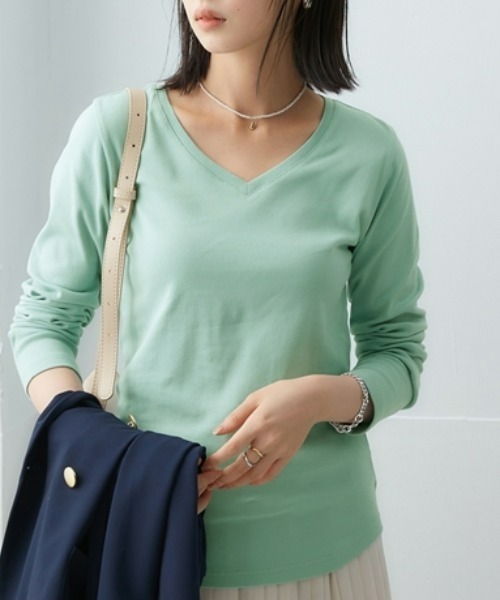 nissen（ニッセン）の「ＵＶカット綿１００％フライス素材Ｖネック長袖Ｔシャツ（Tシャツ/カットソー・レディース・チャコール/カーキ/ワイン/ブルー/オフホワイト/ライトグレー/グリーン/グリーン系その他2/ラベンダー/グリーン系その他/ブラック・L/M/LL/S/3L）」の8枚目の写真