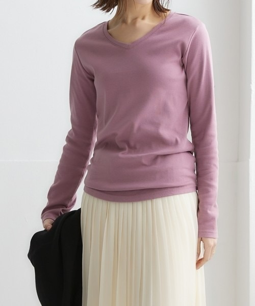 nissen（ニッセン）の「ＵＶカット綿１００％フライス素材Ｖネック長袖Ｔシャツ（Tシャツ/カットソー・レディース・チャコール/カーキ/ワイン/ブルー/オフホワイト/ライトグレー/グリーン/グリーン系その他2/ラベンダー/グリーン系その他/ブラック・L/M/LL/S/3L）」の16枚目の写真