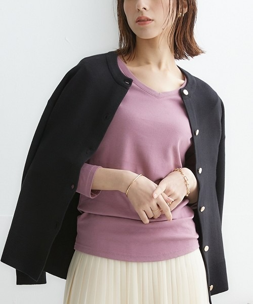 nissen（ニッセン）の「ＵＶカット綿１００％フライス素材Ｖネック長袖Ｔシャツ（Tシャツ/カットソー・レディース・チャコール/カーキ/ワイン/ブルー/オフホワイト/ライトグレー/グリーン/グリーン系その他2/ラベンダー/グリーン系その他/ブラック・L/M/LL/S/3L）」の18枚目の写真