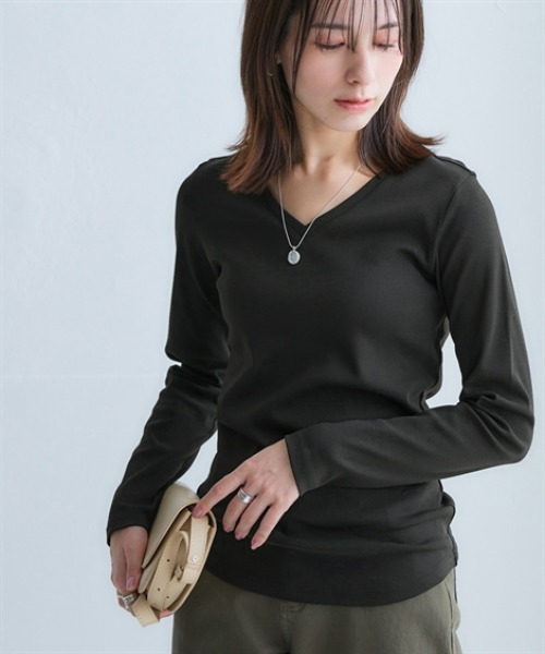 nissen（ニッセン）の「ＵＶカット綿１００％フライス素材Ｖネック長袖Ｔシャツ（Tシャツ/カットソー・レディース・チャコール/カーキ/ワイン/ブルー/オフホワイト/ライトグレー/グリーン/グリーン系その他2/ラベンダー/グリーン系その他/ブラック・L/M/LL/S/3L）」の12枚目の写真