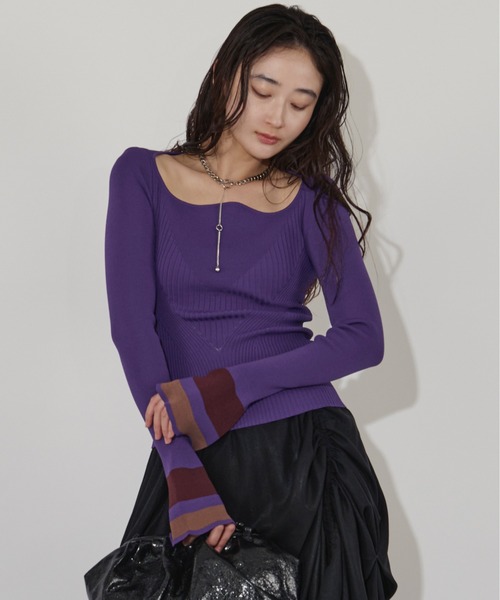 Ezick（エジック）の「Wavy neck 配色ベルスリーブニット（ニット/セーター・レディース・ネイビー/パープル/グリーン・FREE）」の9枚目の写真