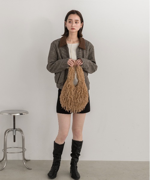 ad thie(アドティエ)の「ワンハンドル フェザーバッグ(ハンドバッグ・レディース・ライトグレー/オフホワイト/ブラック/ブラウン・FREE)」の19枚目の写真