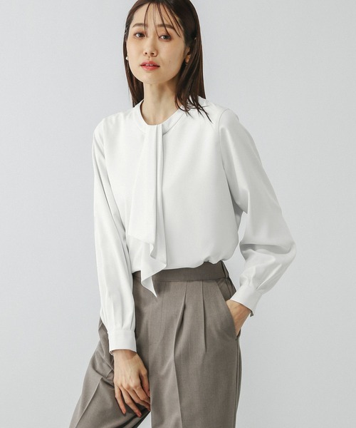 GLOBAL WORK（グローバルワーク）の「お手入れらくらくボウタイ風ブラウス/133607（シャツ/ブラウス・レディース・グレイッシュベージュ/ミント/オフホワイト/ピンク・LARGE/MEDIUM/SMALL/X-LARGE）」の11枚目の写真