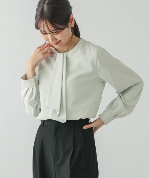 GLOBAL WORK（グローバルワーク）の「お手入れらくらくボウタイ風ブラウス/133607（シャツ/ブラウス・レディース・グレイッシュベージュ/ミント/オフホワイト/ピンク・LARGE/MEDIUM/SMALL/X-LARGE）」の15枚目の写真