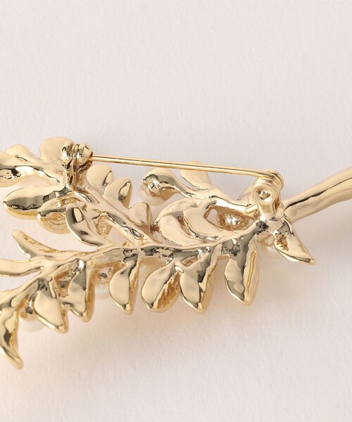 green label relaxing（グリーンレーベルリラクシング）の「リーフ ブローチ（ブローチ/コサージュ・レディース・ゴールド/シルバー・FREE）」の6枚目の写真