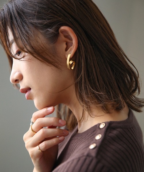 Bou Jeloud（ブージュルード）の「デザインピアス（ピアス（両耳用）・レディース・ゴールド/シルバー・ﾌﾘ-）」の2枚目の写真