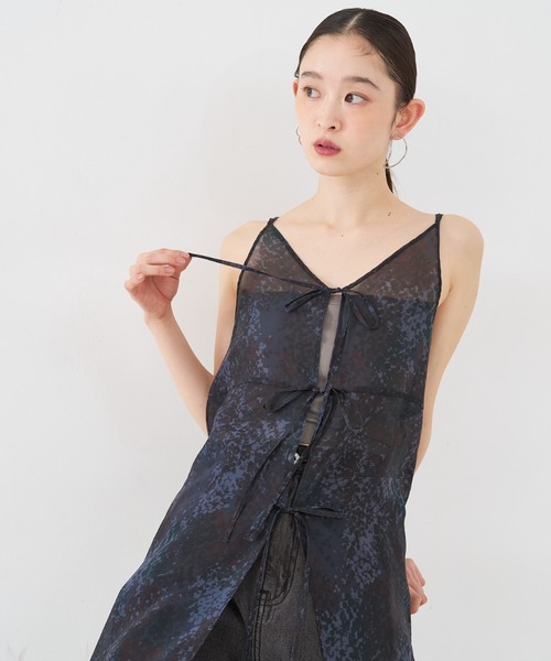 NOMINE（ノミネ）の「【前後着用可】水彩アート ニュアンス柄 2WAY シアー キャミワンピース ロング丈（ワンピース・レディース・グレイッシュブルー/オレンジ/ベージュ/チャコールグレー/ブラウン/ピンク・フリー）」の7枚目の写真