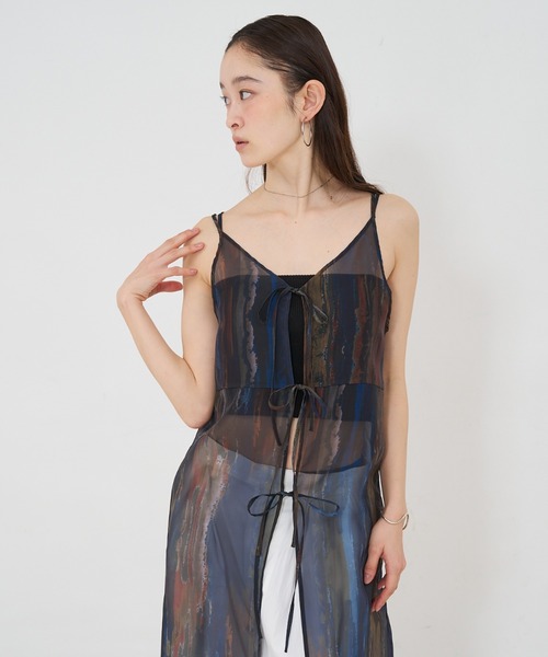 NOMINE（ノミネ）の「【前後着用可】水彩アート ニュアンス柄 2WAY シアー キャミワンピース ロング丈（ワンピース・レディース・グレイッシュブルー/オレンジ/ベージュ/チャコールグレー/ブラウン/ピンク・フリー）」の14枚目の写真