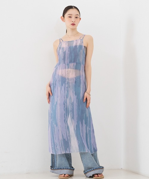 NOMINE（ノミネ）の「【前後着用可】水彩アート ニュアンス柄 2WAY シアー キャミワンピース ロング丈（ワンピース・レディース・グレイッシュブルー/オレンジ/ベージュ/チャコールグレー/ブラウン/ピンク・フリー）」の15枚目の写真