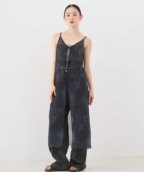 NOMINE(ノミネ)の「【前後着用可】水彩アート ニュアンス柄 2WAY シアー キャミワンピース ロング丈(ワンピース・レディース・グレイッシュブルー/オレンジ/ベージュ/チャコールグレー/ブラウン/ピンク・フリー)」の22枚目の写真