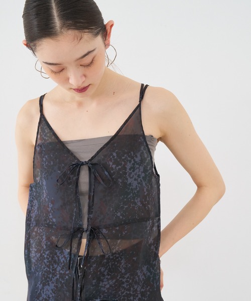 NOMINE（ノミネ）の「【前後着用可】水彩アート ニュアンス柄 2WAY シアー キャミワンピース ロング丈（ワンピース・レディース・グレイッシュブルー/オレンジ/ベージュ/チャコールグレー/ブラウン/ピンク・フリー）」の16枚目の写真