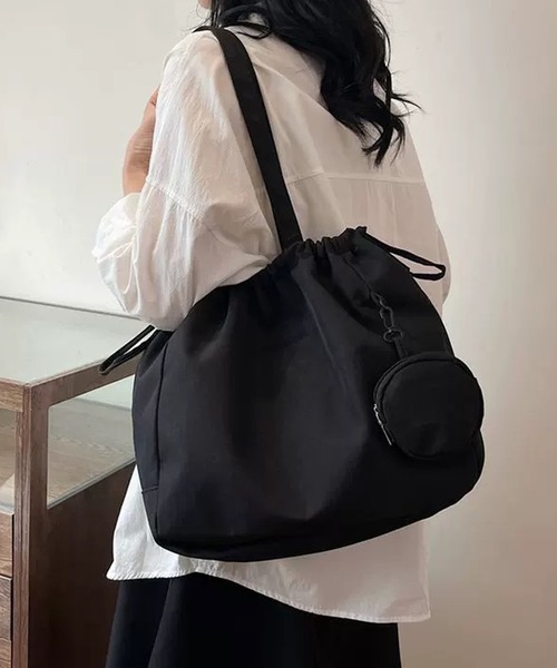 shopnikoniko(ショップニコニコ)の「ミニポーチ付き 巾着ナイロントートバッグ(トートバッグ・レディース・ブラック/アイボリー/グリーン/ピンク・フリー)」の7枚目の写真