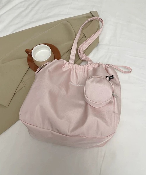 shopnikoniko(ショップニコニコ)の「ミニポーチ付き 巾着ナイロントートバッグ(トートバッグ・レディース・ブラック/アイボリー/グリーン/ピンク・フリー)」の12枚目の写真