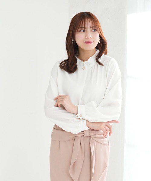 ASTORIA ODIER(アストリアオディール)の「装飾ボタンとろみブラウス(シャツ/ブラウス・レディース・ピンクベージュ/グレイッシュブルー/ミント/ホワイト・MEDIUM)」の22枚目の写真