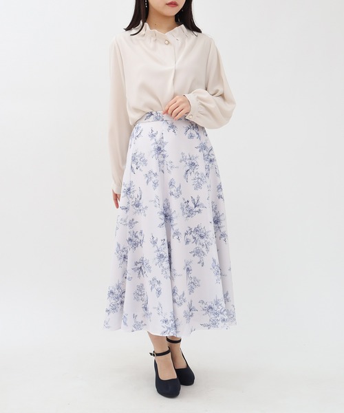 ASTORIA ODIER(アストリアオディール)の「装飾ボタンとろみブラウス(シャツ/ブラウス・レディース・ピンクベージュ/グレイッシュブルー/ミント/ホワイト・MEDIUM)」の12枚目の写真