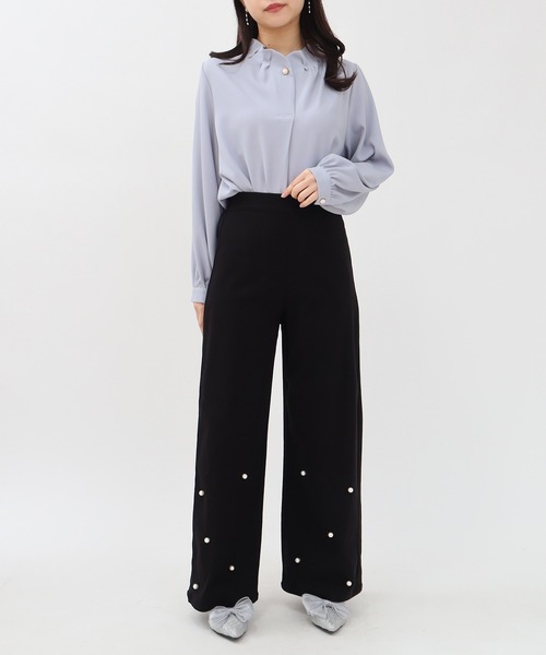 ASTORIA ODIER(アストリアオディール)の「装飾ボタンとろみブラウス(シャツ/ブラウス・レディース・ピンクベージュ/グレイッシュブルー/ミント/ホワイト・MEDIUM)」の13枚目の写真