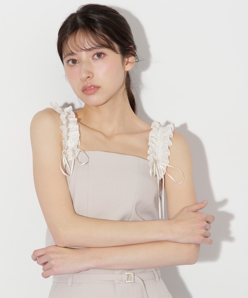 JILL by JILL STUART（ジルバイジルスチュアート）の「〈セットアップ対応〉フリルショルダービスチェ（シャツ/ブラウス・レディース・グレー/ブルー/ベージュ・FREE）」の16枚目の写真
